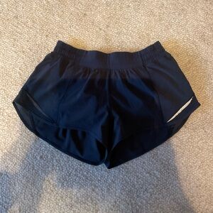 Lululemon Hotty Hot Low Rise Lined Short 2.5”